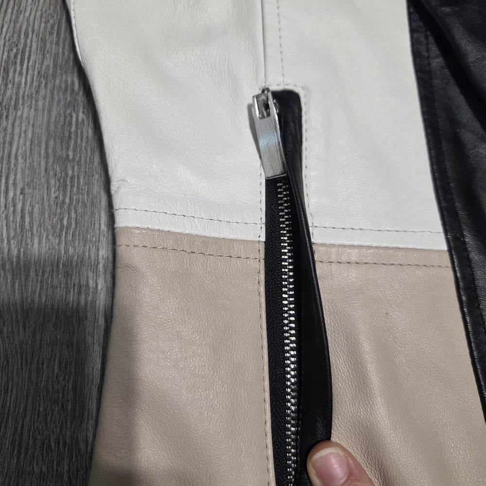 Bebe Jacket Genuine Leather, 3-Toned Colorblock Vest, Size S - Picture 5 of 10